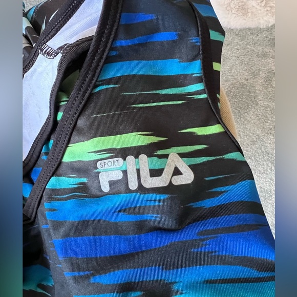Fila sport/workout tank size large - Picture 5 of 6